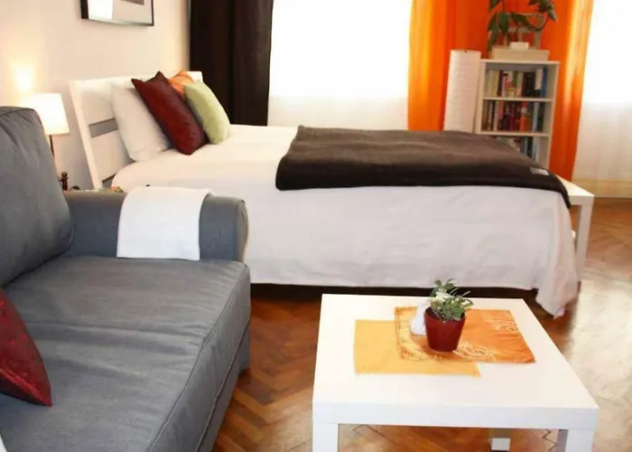Apartment Cosy Close To *